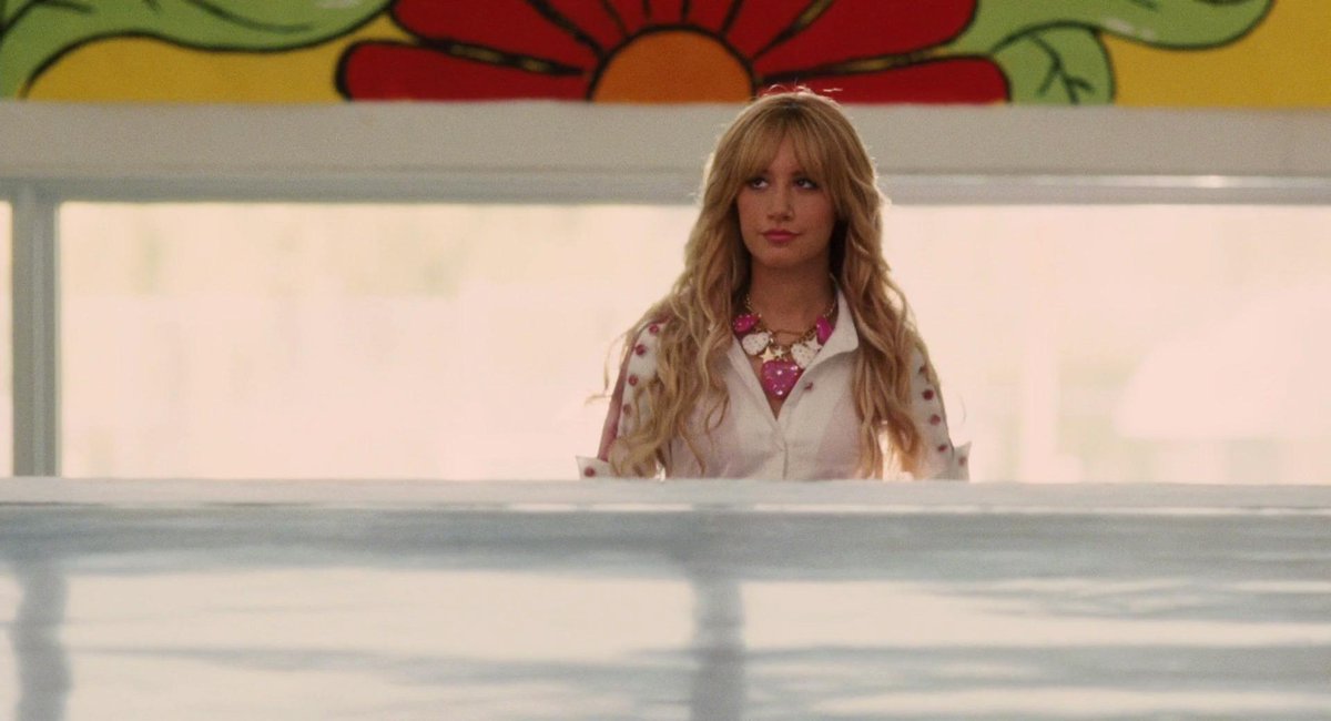 MaximilianoAedo's tweet photo. @ashleyjtisdale It would be nice to flash back to this, since you're turning 30 in two months #SharpayForever http://t.co/74ZRSW8GTS