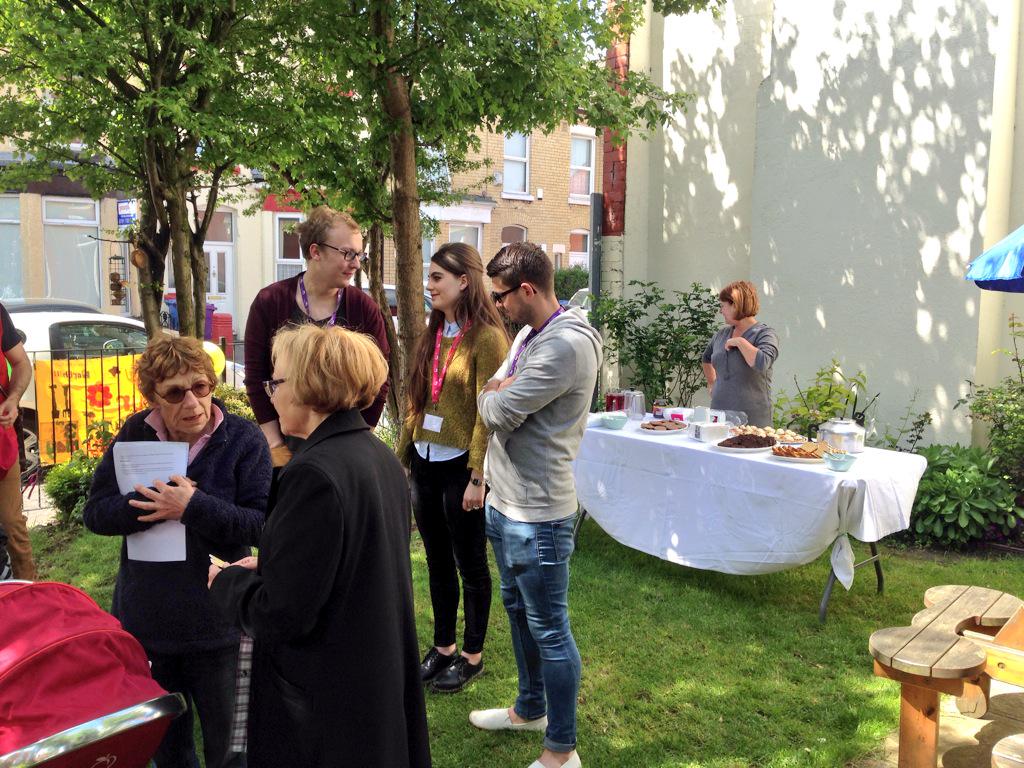 MatthewJSmyth's tweet photo. Great to be here supporting the Dales Residents' Association 'Grow Your Own' event with @GreenbankLabour http://t.co/WIR0Wu1ULI