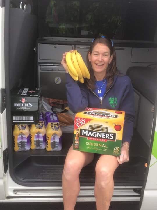 laylasmithuk's tweet image. #greenbeltrelay time again. This time we have a tour bus #elmbridgeroadrunners #makerunningfun