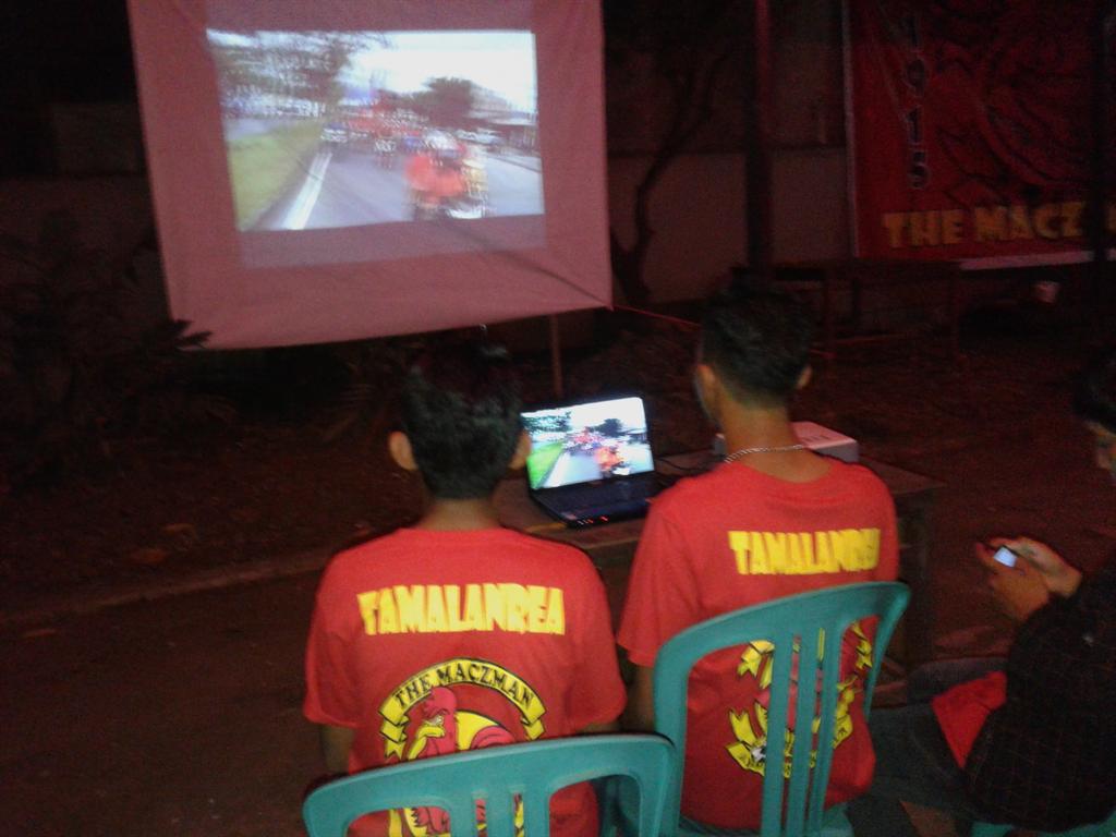 Persiapan bazar music akustik maczman tmalanrea.. datang dan ramaikan sodara:D