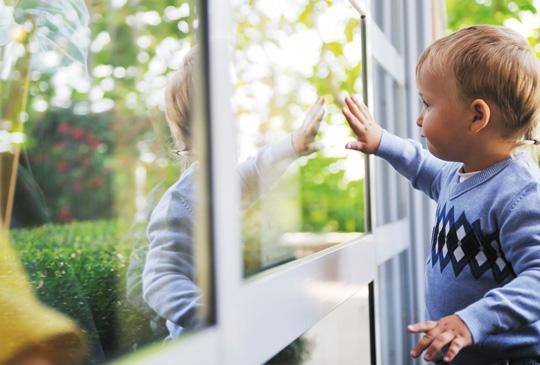 ARCWindowFilms's tweet photo. As weather warms up, #windowfilm is proven to be an excellent way to reduce the transmission of #solar heat http://t.co/qLLuk70A27