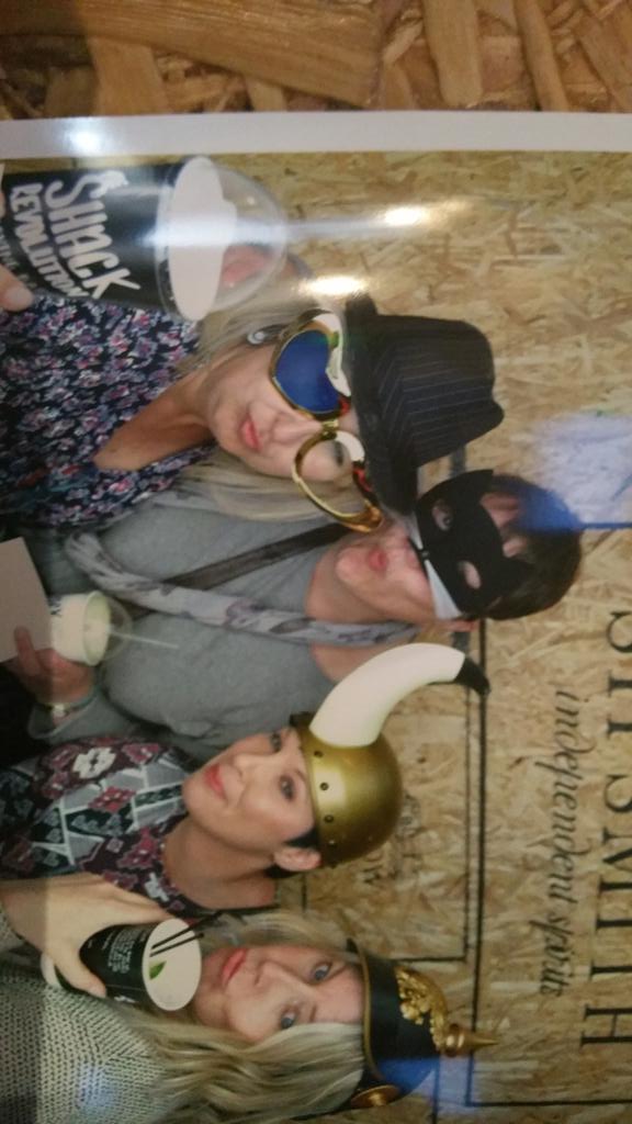 DebKiedis's tweet photo. @KinderPocock @RachelJHere @MinxMediaUK @HWCC_Joanie @shackrevolution AMAZING NIGHT. VENUE IS THE BIZ BUZZ KNEES! http://t.co/P9Pjuytn6V