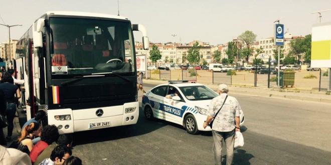 yenisehirkultur's tweet image. SON DAKİKA: İşçilerle dayanışmaya giden FKF’lilere polis engeli

gencgazete.org/iscilerle-daya…