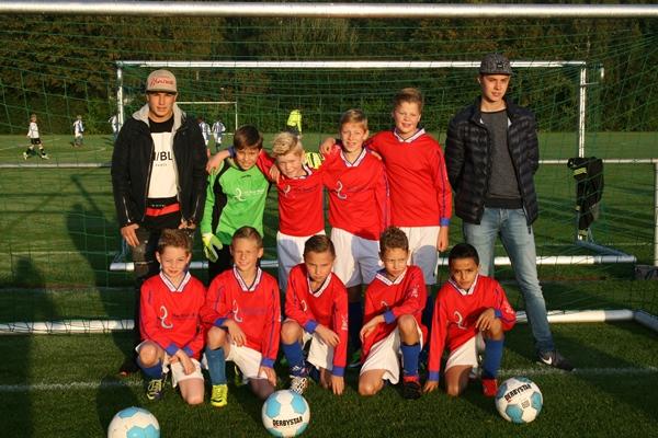 vvgz's tweet photo. E4 naar bekerfinale na 7-2 overwinning op VVGZ E5. http://t.co/mtaGHusOKI
