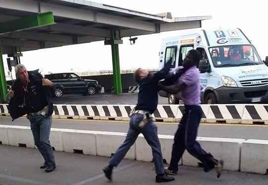 nightmareback_'s tweet photo. #JeSuisDuGenre ceci lorsqu'on me cherche! 😁😁😁 #DirtyFrench #StrangerToStability http://t.co/hArDQNCfA0
