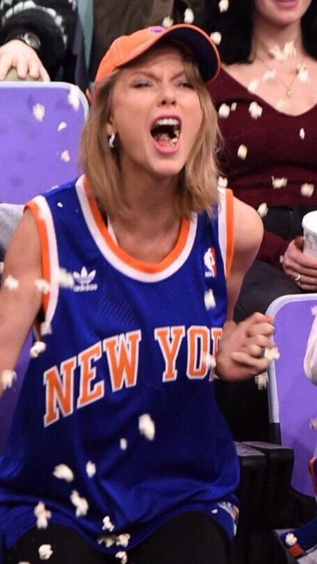 mountaynswemved's tweet photo. "Sweeran friendiversary"
"Sweeran performed tenerife sea together"
"Tay sang wonderland"
"Bad blood music tomorrow" http://t.co/WiYLzJRWmY