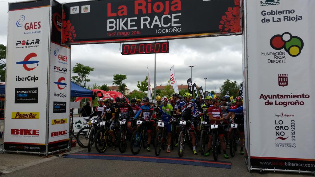 Northwave_Spain's tweet photo. El #greenpower Milton y #orangefluo de Isma de las #extremetechmtbplus Top line en #LRBR2015 http://t.co/9cCx6Fqrzq