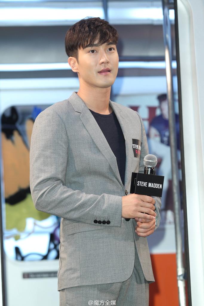 SiwonSpecial's tweet photo. 150516 #Siwon at Steve Madden K-Party in HK. Credit as tagged (1) http://t.co/tYDPhgG3Dw