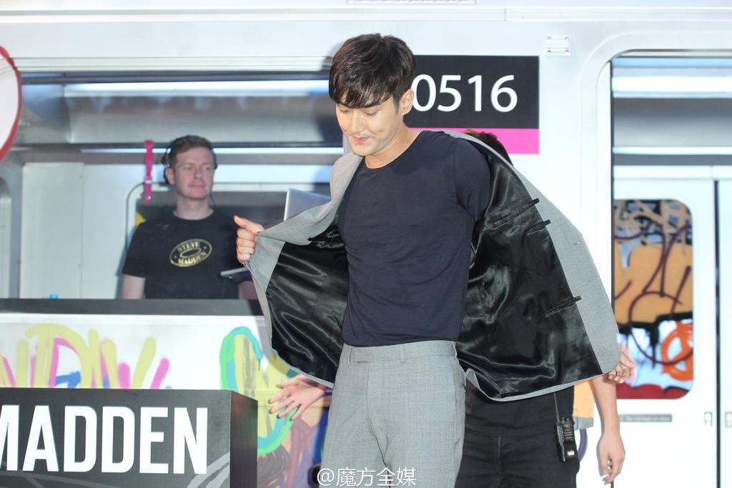 SiwonSpecial's tweet photo. 150516 #Siwon at Steve Madden K-Party in HK. Credit as tagged (1) http://t.co/tYDPhgG3Dw