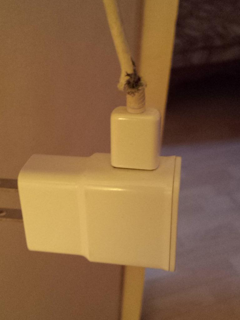 Shanie_duck's tweet photo. RIP charger. T^T http://t.co/W14l9dGKmC