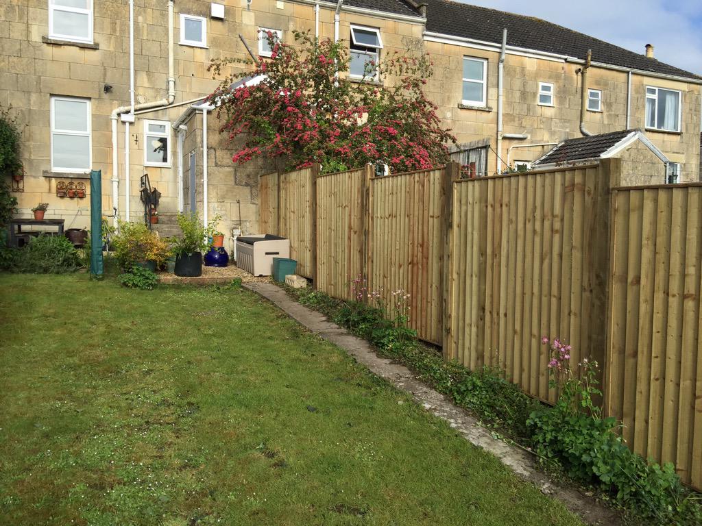 IPCFencing's tweet image. Southdown Road, Bath .. only a small job replacing 6 new panels and posts and making good for 4 others !!