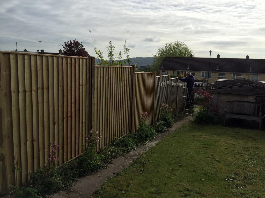 IPCFencing's tweet image. Southdown Road, Bath .. only a small job replacing 6 new panels and posts and making good for 4 others !!