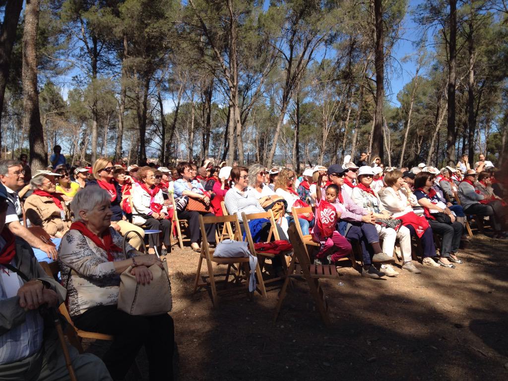rosaroigvidal's tweet photo. 1a trobada de voluntaris de Càrites a la Salut, tot un èxit, gràcies a tot el voluntariat #Rossinyolalcalde@CIUsbd http://t.co/hSZNIdLaXw