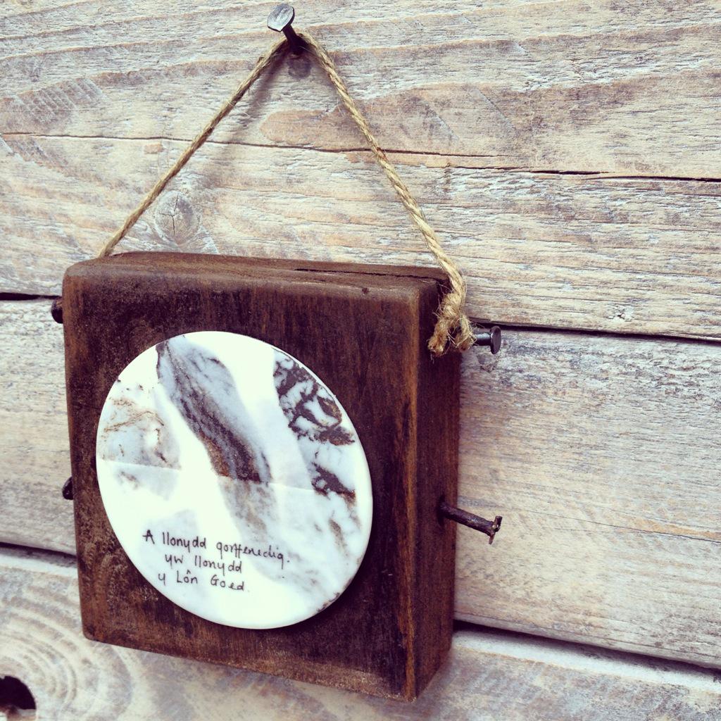 MeinirWynJ's tweet photo. Nwyddau newydd wedi cyrraedd @SiopMirsi #Pwllheli // New stock has arrived at #Siop #Mirsi, Pwllheli #shoplocalwales http://t.co/V6TcJcq7U8