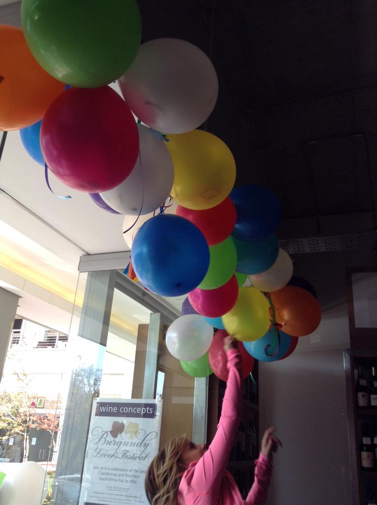 WineMenuSA's tweet photo. More happy winning customers #birthdayBash2 Buy Pop Win http://t.co/FryUItJlHt
