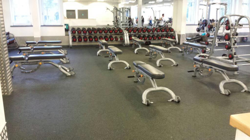 PuregymEnfield's tweet photo. So many benches 😍 get your weekend workout in at #puregym #Enfield #puregymlondon #pgrecordbreakers http://t.co/gWmknZod92