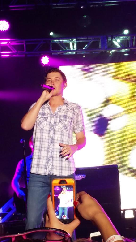 Cherith Nicole Smith @ Cherith18  6h6 hours ago@ScottyMcCreery  The BEST night ever! I was in tears when you preformed the dash! beautiful music that touches the ♡ 