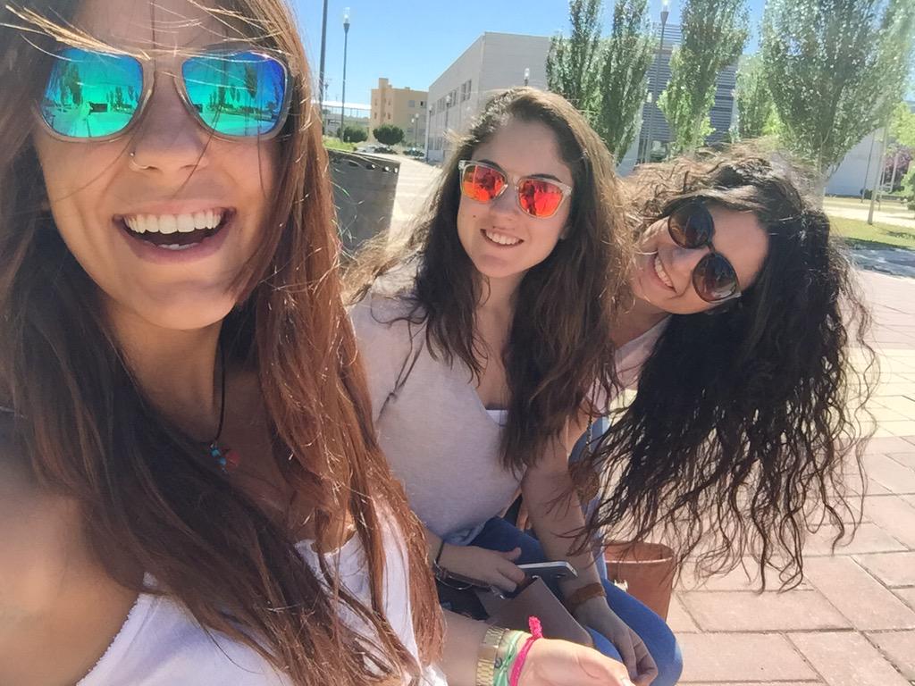 natdrms's tweet photo. Felicidad PRE @Maria__CS @marifr27  📚🔥 http://t.co/s6NjxqDfjJ