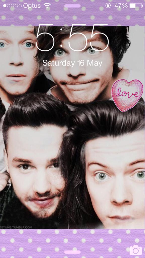 officialcloudie's tweet photo. I made a 1D/larry lock screen. RT if you want me to DM it to you #larrylockscreen #larry #LateLateShowWith1D #edit http://t.co/wBmnI8flYX