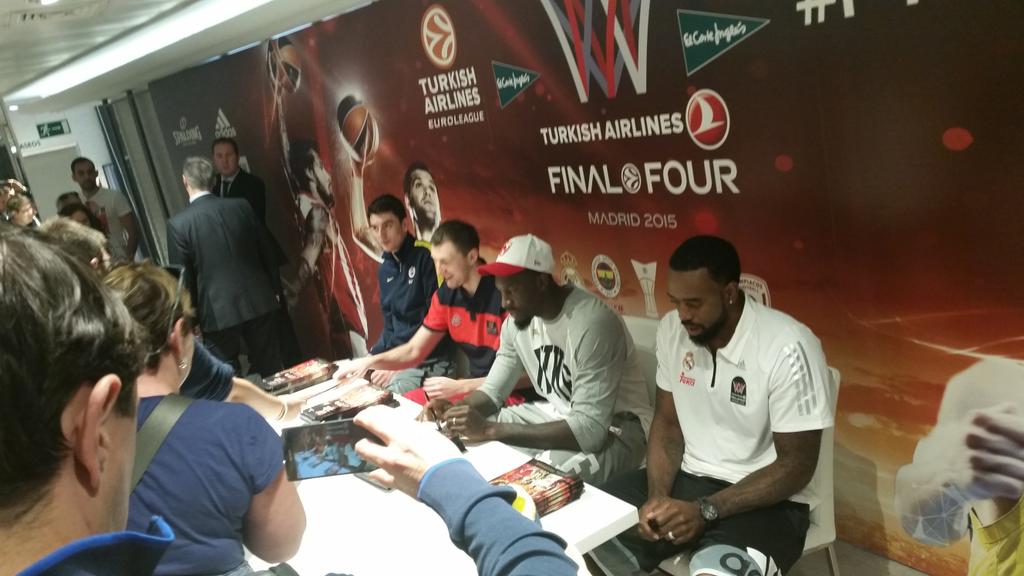 EuroLeague's tweet photo. The #F4Glory stars are here at @elcorteingles Sol 10! #Preldzic #Fridzon #Hunter #Rivers http://t.co/nZZ7V7c5Zj