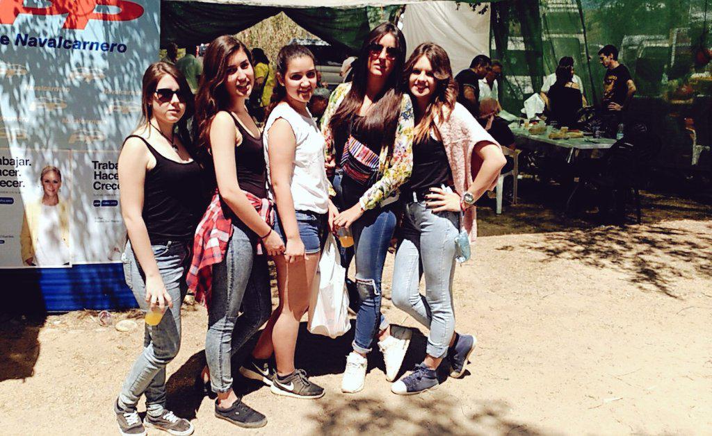 yaiprieto17's tweet photo. De lo bueno mejor lo mejor👑 #missniñas #SanIsidro2015 @Mery31gonzalez @ire1126 @Maribelmendez98 @Martacar98 #criss http://t.co/AOIgb3HDE8