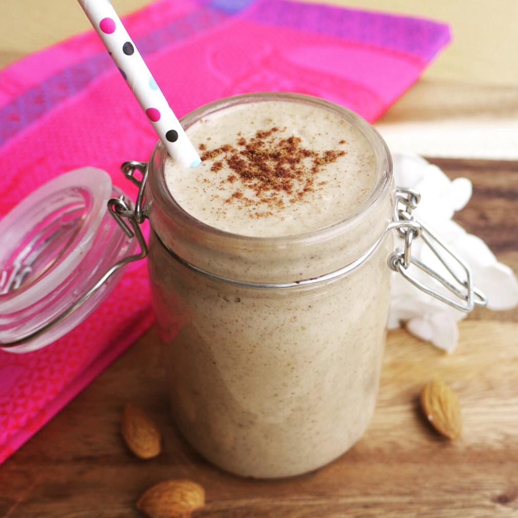 Cool, creamy almond-cinnamon shake 💖 So delicious! rosannadavisonnutrition.com/creamy-almond-…