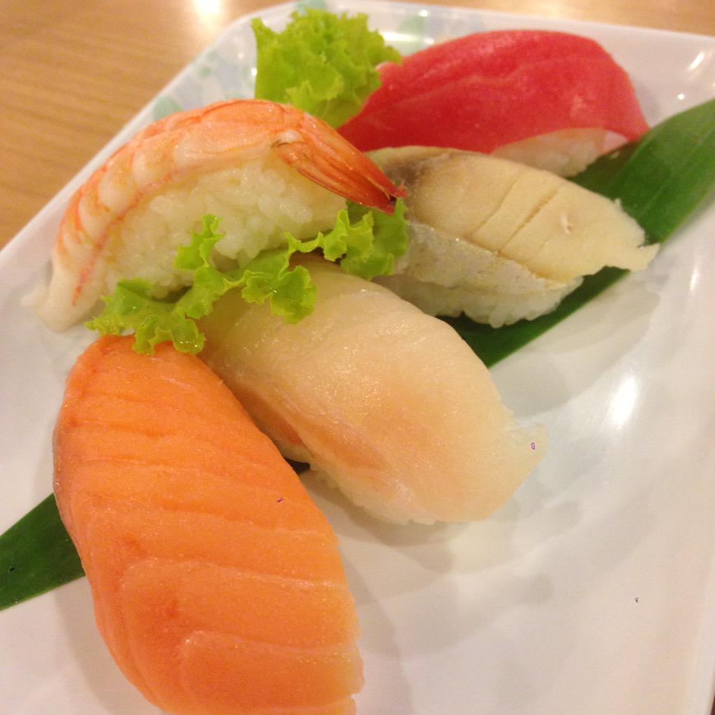 tanaddak's tweet photo. 📍 ,, Kuroda เอกมัย
🍣🍙🍛 ,, บุฟเฟ่ต์ คนละ 499.- รวมน้ำ(ชาเขียวร้อน+เย็น/น้ำเปล่า) 
#ถนัดแดก #อร่อยไปแดก #aroii @aroii http://t.co/awkc9NtBhi