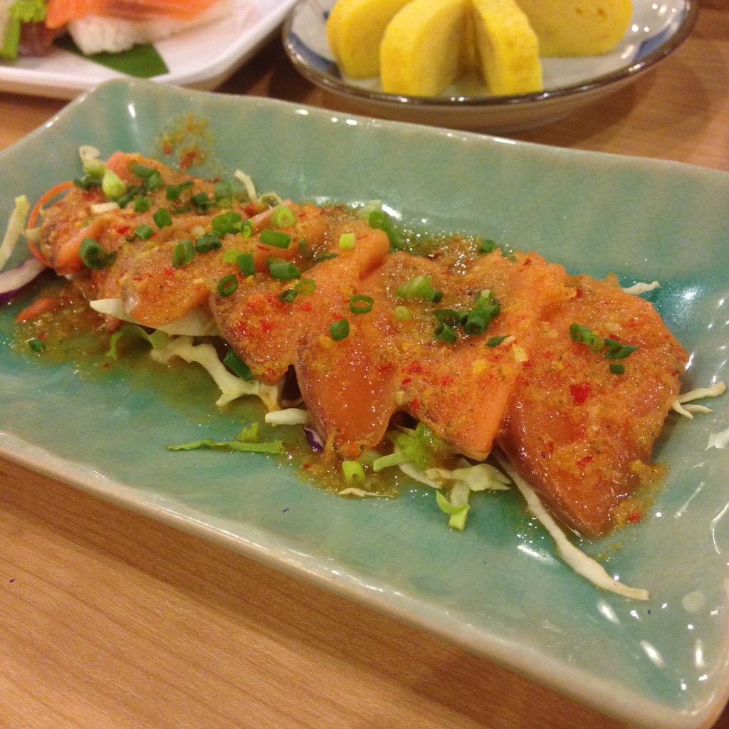 tanaddak's tweet photo. 📍 ,, Kuroda เอกมัย
🍣🍙🍛 ,, บุฟเฟ่ต์ คนละ 499.- รวมน้ำ(ชาเขียวร้อน+เย็น/น้ำเปล่า) 
#ถนัดแดก #อร่อยไปแดก #aroii @aroii http://t.co/awkc9NtBhi