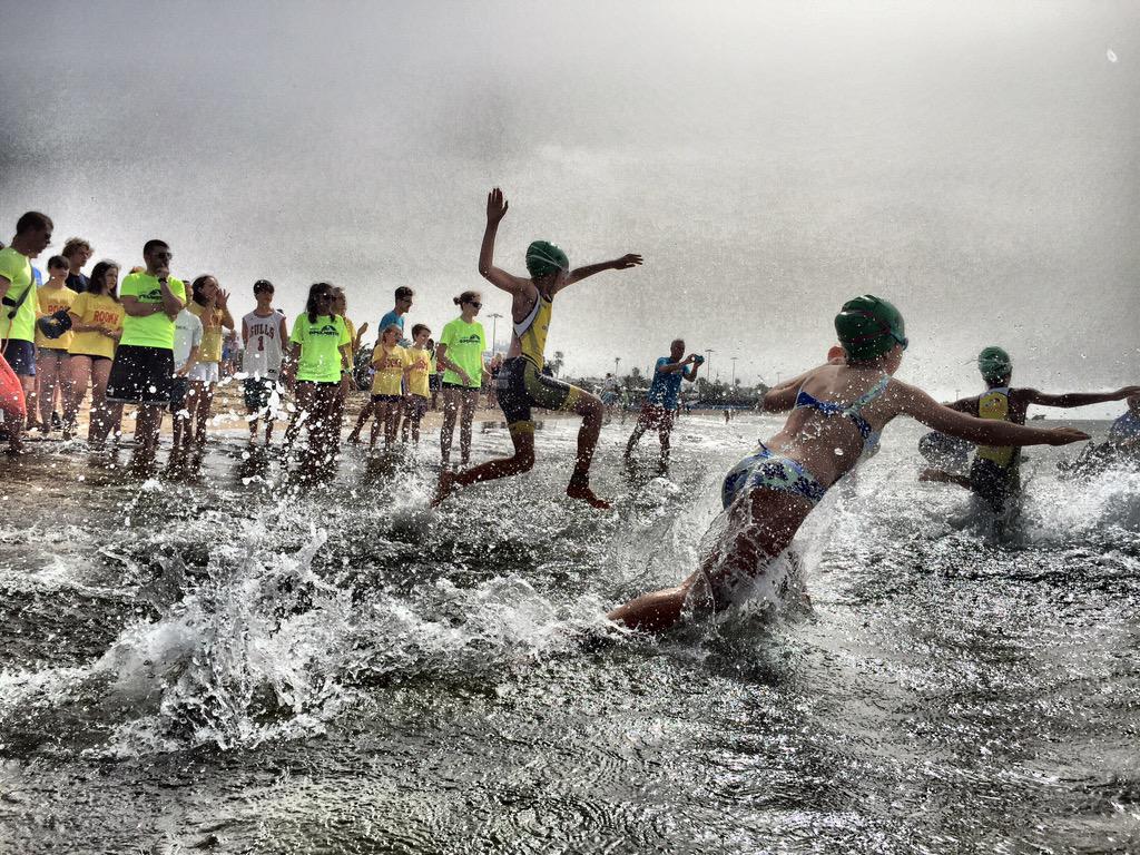 lanzaopenwater's tweet image. The kids are off! #perfectconditions #LZOpenWater #lanzarote #puertodelcarmen