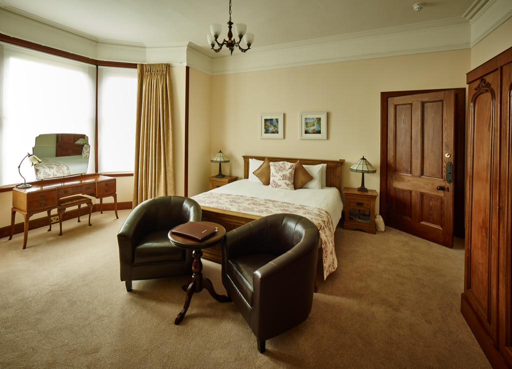 WengTaliAyer's tweet photo. Elegant, comfortable and very much a home from home, Tali Ayer is the perfect place to stay in the heart of #Nairn http://t.co/zvVHSTluF3