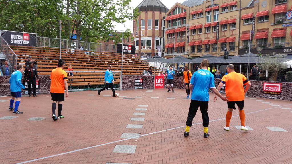 PSV's tweet photo. Vandaag op de Markt in Eindhoven: het Dutch Street Cup-toernooi. De Eindhovense teams beginnen met winst. #psv http://t.co/j9vUyhCs3O