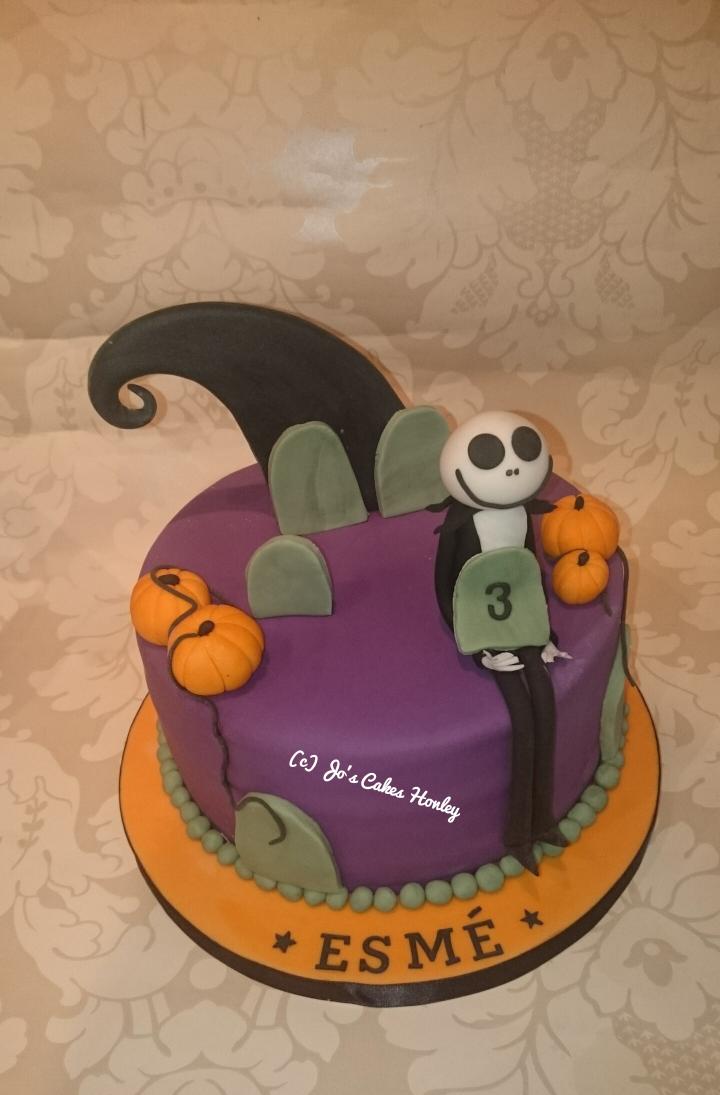 whiterosecake_'s tweet photo. #nightmarebeforechristmas #jackskellington #3rd #birthday cake #Hellohonley #iloveHD @BakeBehaviour @CakesDecor http://t.co/MhLk1RxG2R