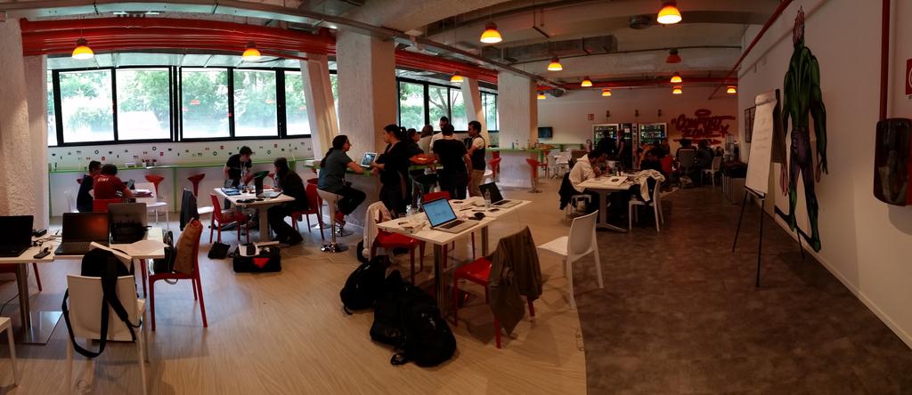 carlopelliccia's tweet image. In Neomobile per l'avvio di #hackdisabilities