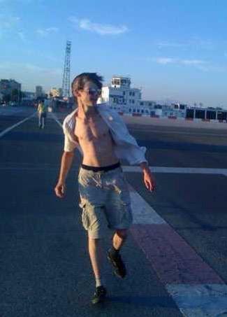 HAPPY BIRTHDAY THOMAS BRODIE-SANGSTER YOU BEAUTIFUL HUMAN BEING OMFG I LOVE U 