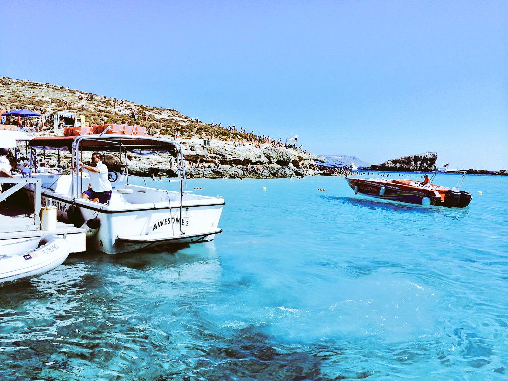 MartaBayle's tweet photo. Que poquito queda 🙈☀️🌴 @Lauraimber http://t.co/AgPaqM4ybU