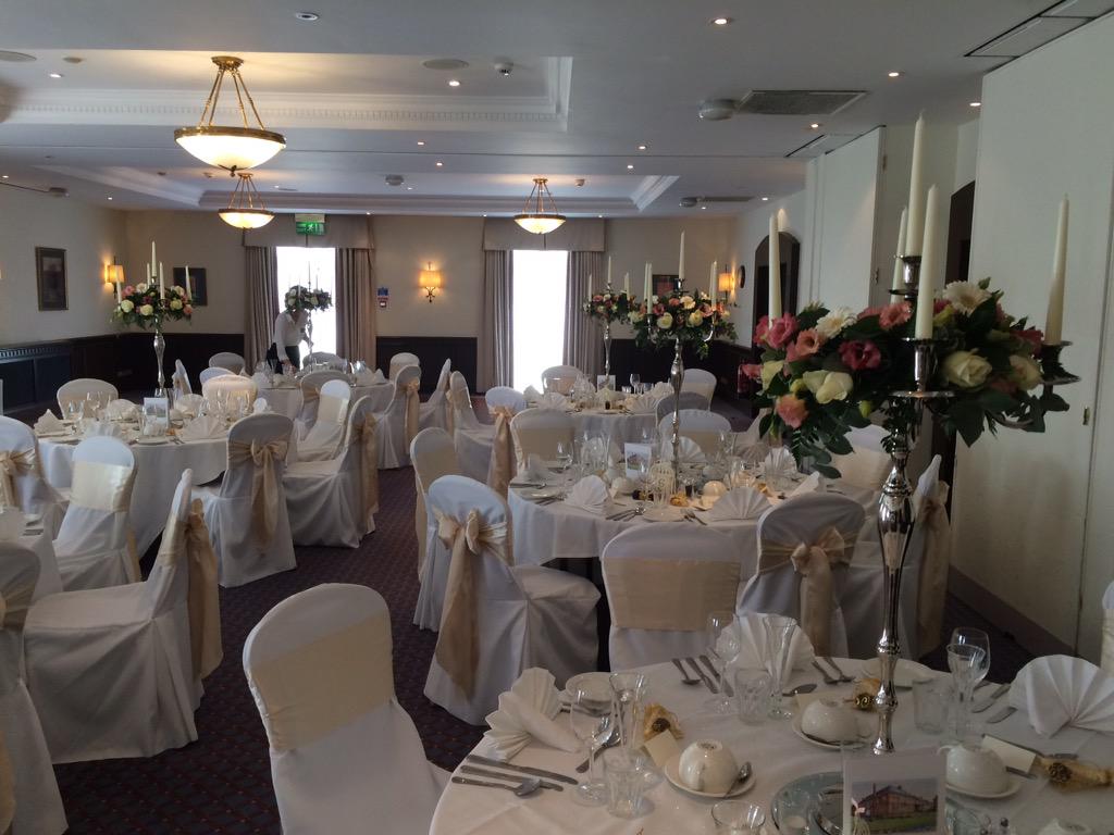 PierreRegional's tweet photo. Almost ready for the Bride and Groom @LeBistrotPierre in Stratford upon Avon http://t.co/q9kp1Q2hXY