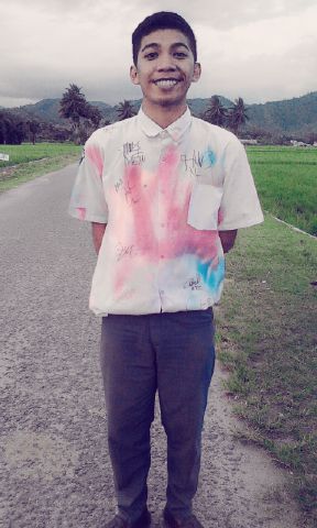 RahmatLasale's tweet photo. Lulus coy . Thanks allah :)
#LULUSUN2015 # http://t.co/ImVkHw97Tn