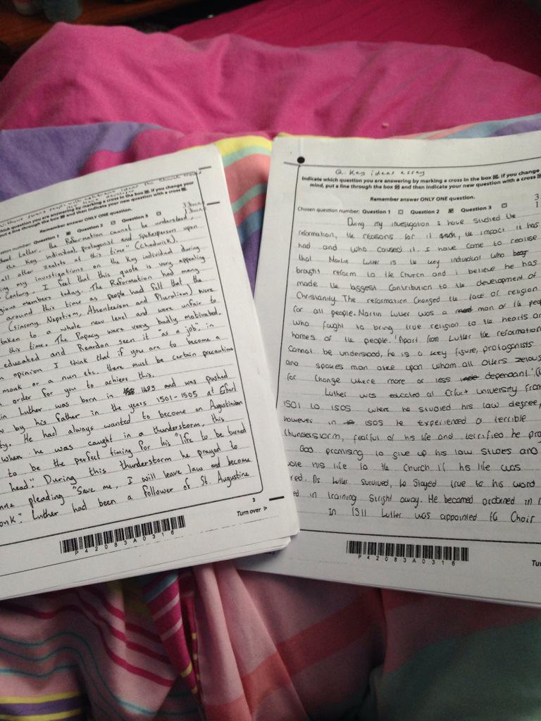 Niamhmcd11's tweet photo. @orlaithbagnall @caraaohagan I'm just taking points from these essays http://t.co/oTZ7MKKQ6u