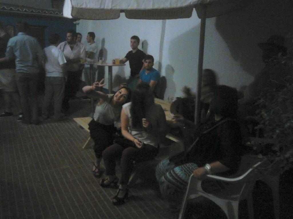 GervasioBar's tweet photo. Fiesta del sombreroooo!! http://t.co/mrHlMN67ue