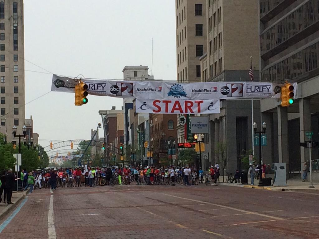 C_Burkhart's tweet image. View of the HealthPlus Tour de Crim today in #Flint #abc12 @HurleyMedical