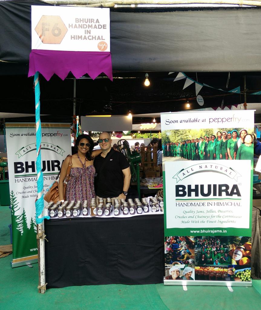 ashwinmushran's tweet image. At the #BhuiraJams stall with @bakingtray... Drop in whenever at the #BombayLocal #KharGymkhana