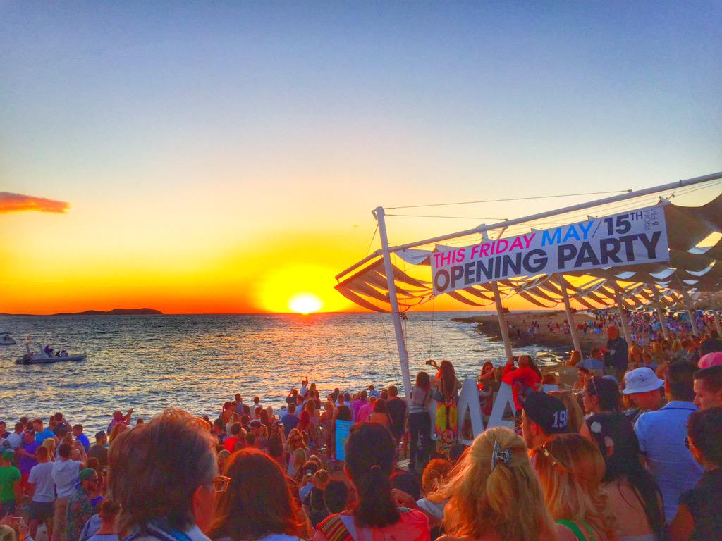 MamboBrothers's tweet photo. Amazing first #sunset of the season for @mamboibiza opening ππΌπ
π΄π
#MamboOpening #Ibiza2015 #HappyDays #SummerIsHere http://t.co/RaWpFpqBf8
