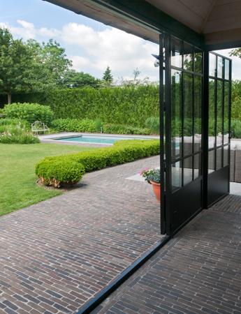 VandeMoortelDU's tweet photo. Eine Oase der Ruhe für alle Jahreszeiten, AB Kupeferbraun #pflasterklinker http://t.co/JI01OueZbl … #galabau #garten http://t.co/glmdNrmlX9