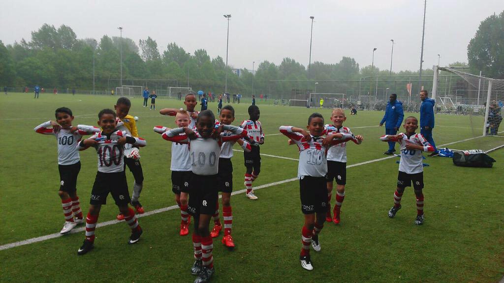 SpartaRotterdam's tweet photo. 100 goals gemaakt! Dat viert #SpartaRotterdam O9 zo! #100 #picoftheday http://t.co/Rmh7Pxbdgi