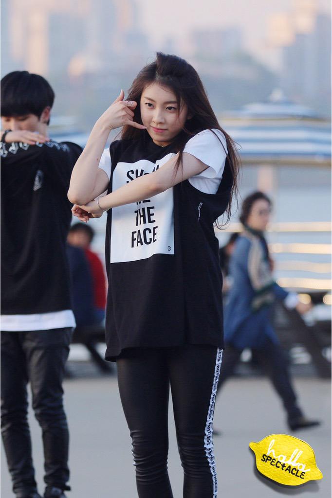 CFIIGNpUgAE5gem.jpg:large