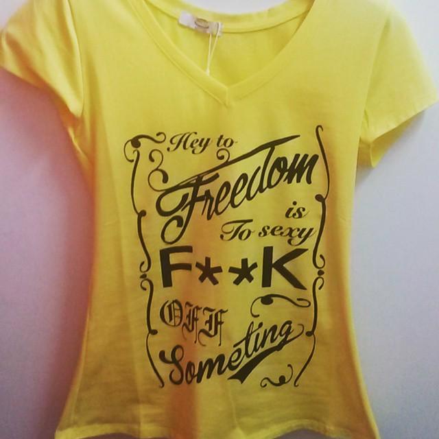 JuliaMelymbrose's tweet image. Say what?!?
A prize for anyone who finds meaning in this.
#obviously #didntbuy #tshirt #fa… ift.tt/1e6NOZN