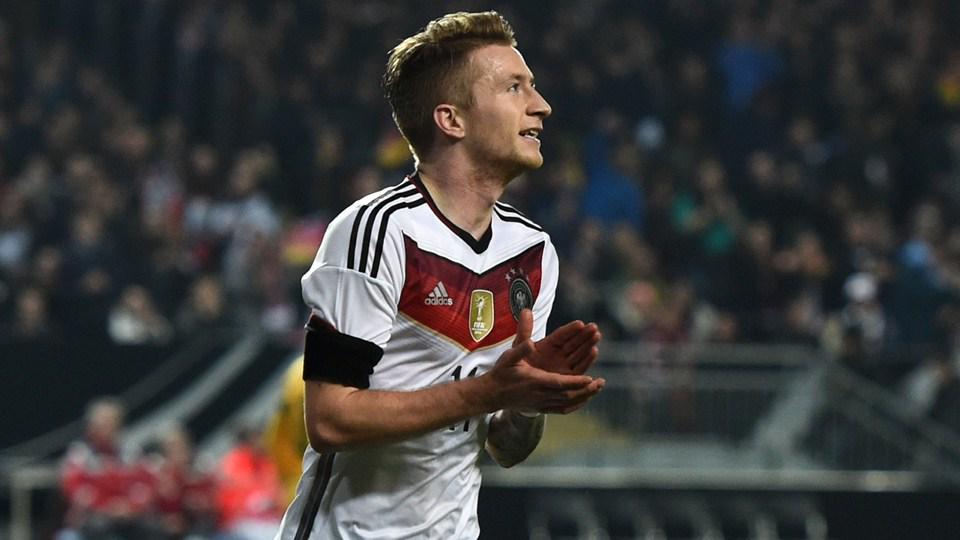 \" Happy birthday & (26), Daniele Bonera (34) & Antti Niemi (43)  