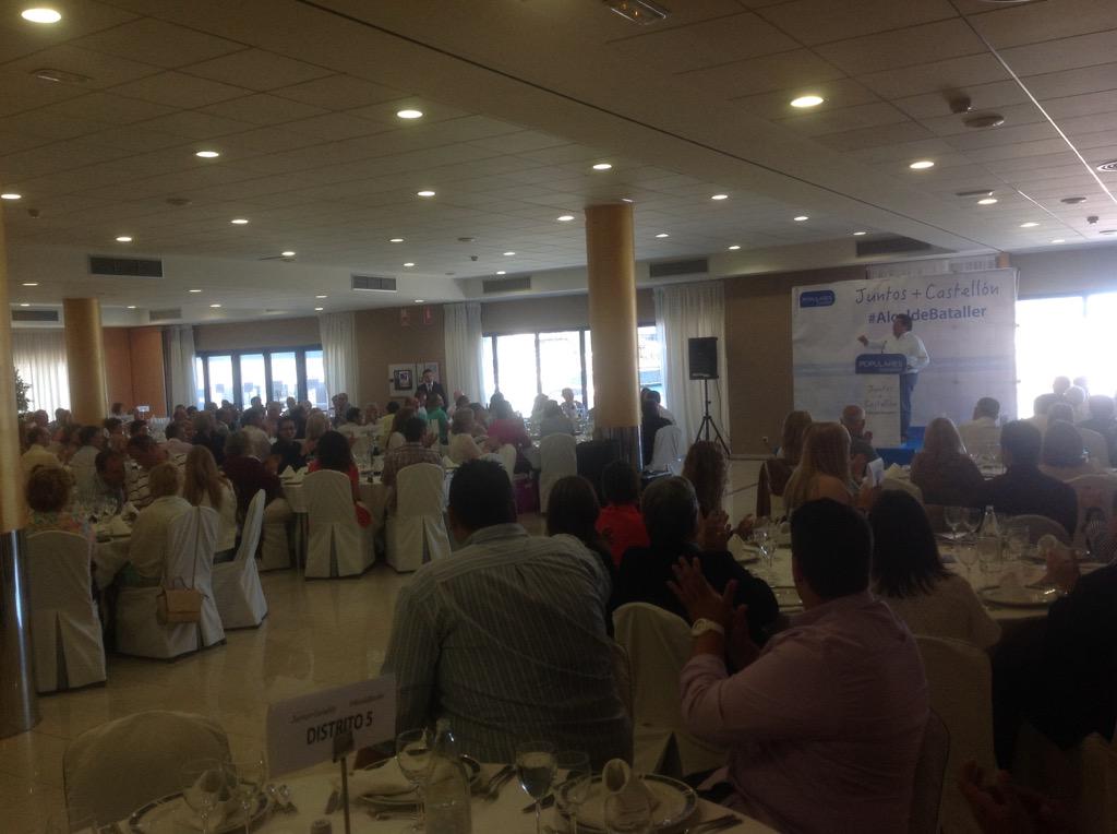 popularescs's tweet photo. .@javiermoliner Somos el partido que más se parece a Castellón #PoryParaCS #TrabajarHacerCrecer http://t.co/WLkO6jxoRl