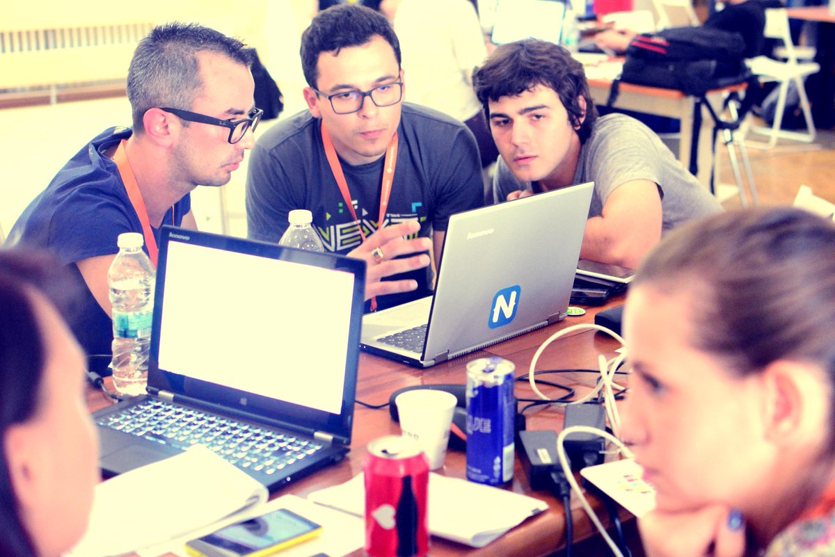 suwsofia's tweet photo. #swsofia Mentor Time http://t.co/WKUJrqGZeO