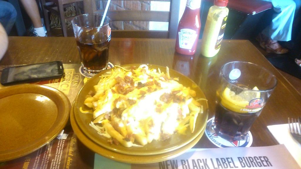 manumorientes's tweet photo. Foster's Hollywood @gemayp http://t.co/LMT6pXmcT5